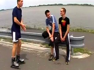 Utomhus grupp kuk Guzzling