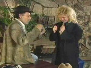 Nina H seduce una ragazza più giovane...Vintage F70