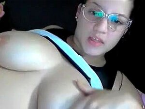 Selbstgemachter Big-Tit-Porno, in dem ich meine Kurven aufdecke. Mein