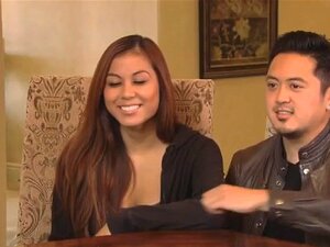 Schönes Amateurpaar liebt Gruppensex und liebt das Leben in einer