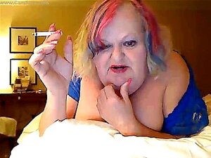 vecchia camwhore grassa che fuma