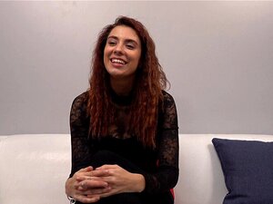 D-Titten-Süße verdient extra Geld fürs Lernen. Barbora machte eine