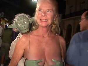 Geweldige pornoster in de gekke buitenlucht, grote tieten xxx clip.