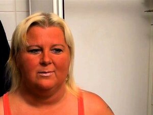Üppige mollige aus Schweden Svea masturbiert
