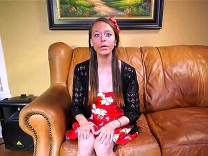 Süße will Sängerin werden und lutscht Schwänze für ihre Chance