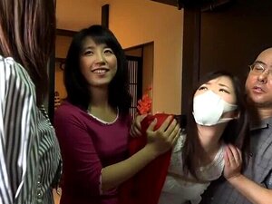 Süße asiatische Schlampe mit einem erstaunlichen