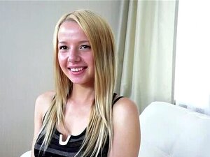 Betörende blonde Euro-Schlampe performt in einem erstaunlichen