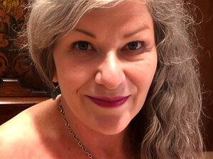 ????Geile Nackte Oma Liebt es zu lutschen! POV Blasen! Voll auf!