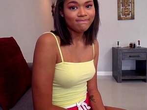 Die schwarze Stiefschwester Michelle Anderson genoss harten Sex mit