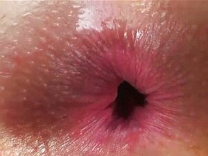 Babysitter testet Arschloch-Spiel