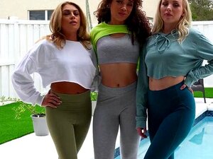 Der glückliche Hengst Peter Green hat drei süße Fotzen von Willow