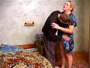 Reife Dame und ein Junge