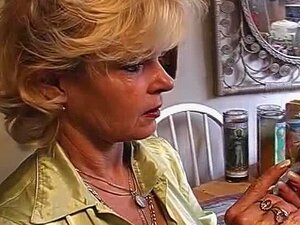 Kandi ist ein geile Oma