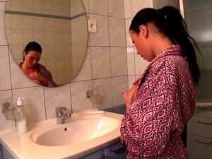 Unglaubliche Pornodarstellerin Klaudia Hot in einer fabelhaften