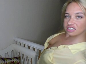 Große Titten Olga wäscht Zeug mit Downblouse-Compilation. Geiler