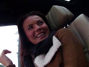 Vanessa Decker in bella autostoppista ha un bel culo - StrandedTeens,