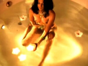 Exotisk och sensuell dansare