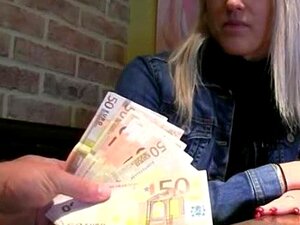 Tschechisches Mädchen Beata hat für Geld mit einem Fremden gefickt