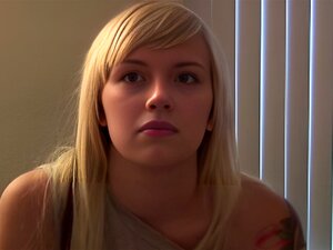 Getatoeëerde vintage amateur geneukt en volgespoten door deze