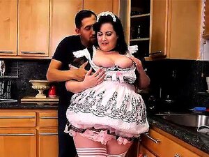 SSBBW Maid Eliza Allure reinigt Juan Largos Schwanz