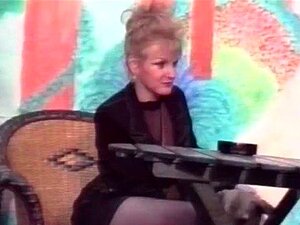 Amatööri kypsä blondi huora tyydyttää kaksi