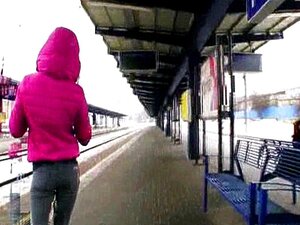 Euro-Babe Gina Gerson trainiert Sex für Geld