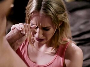 Heiße Braut ritt riesigen harten Schwanz nach Oralsex mit einem