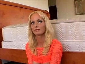 Sexy Blondine Melissa Lauren hat Dreier-Sex