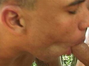 Die freche Alex zeigt hervorragende Outdoor-Action ohne Gummi