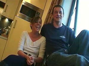 Katso, kun pariskunta kertoo, miten he tapasivat ja kuvasivat teemaa