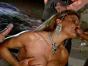 Eine wunderschöne reife Schlampe