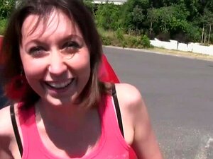 Getrokken euro amateur cockriding buitenshuis