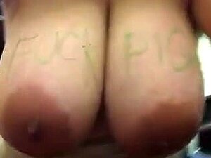 Fettes Fickmädchen schwingt Euter