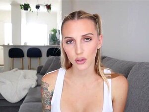 Tatum Christine ist ein lüsterner, goldhaariger Engel, der es liebt,