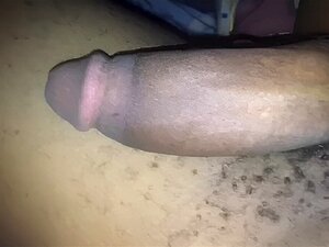 Schwarzer Slip zur Seite