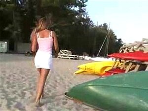 Blond onani på stranden