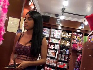 Latina Süße lutscht BBC, Latina Süße saugt und reitet schwarzen