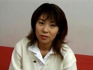 Ann Ogura zeigt sich in einem dreckigen Solo