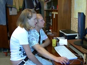 Le troie vengono completamente soddisfatte. Quelle puttane sporche e