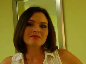 Sexy Nachbarin in Nylons