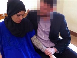 Arabischer Amateur bläst, bevor er einen Typen fickt. Arabischer