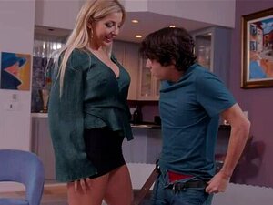 Sophia Deluxe fickt den Freund ihres Stiefsohns