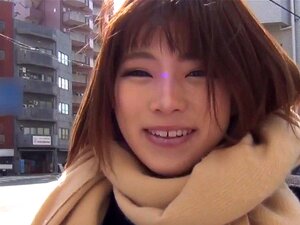 Japanse sletten flashen. Japans sluts flashing Slipje buitenshuis in