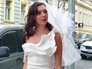 BRIDE4K. Friseur Bang Fest mit Isabella De Laa