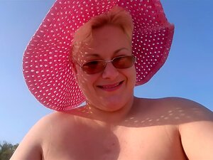 Alles ausgezogen und am öffentlichen Strand gepisst, hoffe nicht