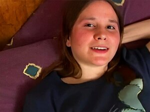 Übergewichtige Korpulente Freundin mit buschiger Vagina lutscht und