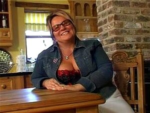 Iso Kaunis Nainen, vaimo 1,