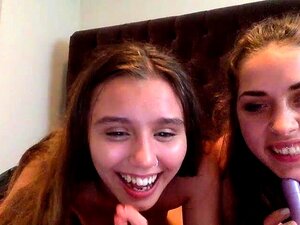 Brünette Amateur-Webcam-Süße aufgedeckt