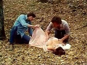 Geile Amateuraufnahme mit Outdoor-, Doggy-Style-Szenen,