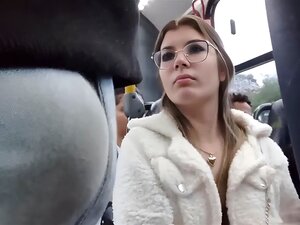 goldhaarige und brünette unreine grobe Beule